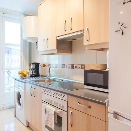 Boutique Apartments In The Heart Of Madrid Exterior photo