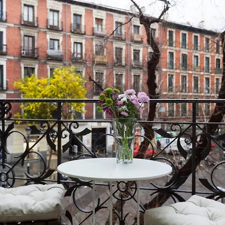 Boutique Apartments In The Heart Of Madrid Exterior photo