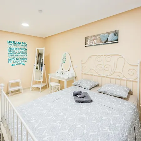 Boutique Apartments In The Heart Of Madrid Exterior photo