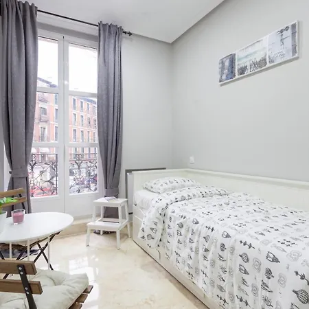 Boutique Apartments In The Heart Of Madrid Exterior photo