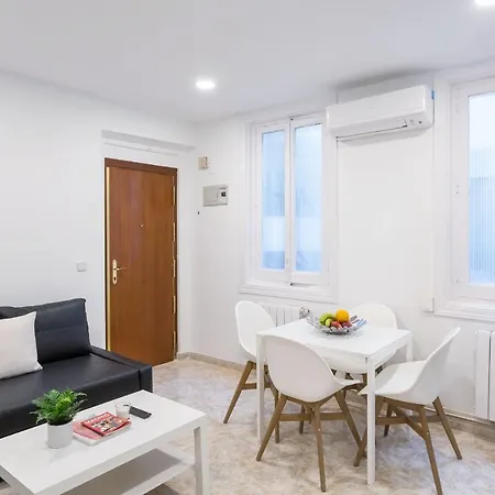 Boutique Apartments In The Heart Of Madrid Exterior photo