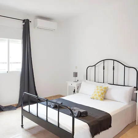 Boutique Apartments In The Heart Of Madrid Exterior photo