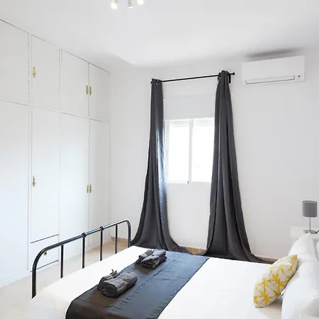 Boutique Apartments In The Heart Of Madrid Room photo