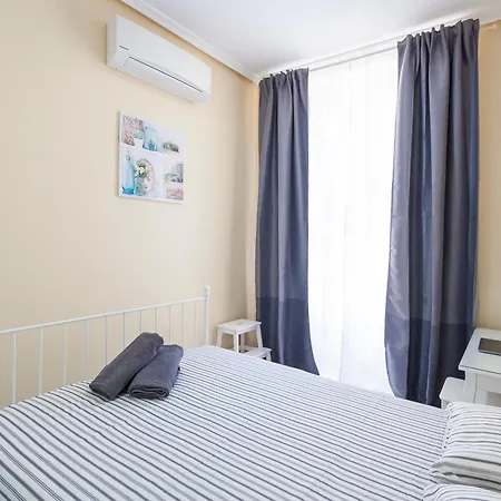 Boutique Apartments In The Heart Of Madrid Room photo