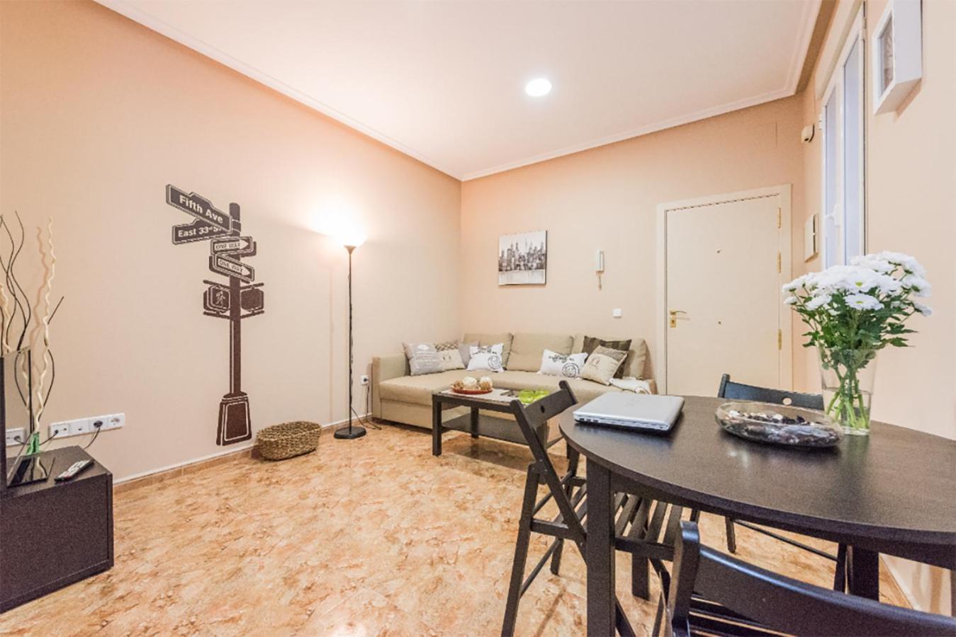 Boutique In The Heart Of Apartment *